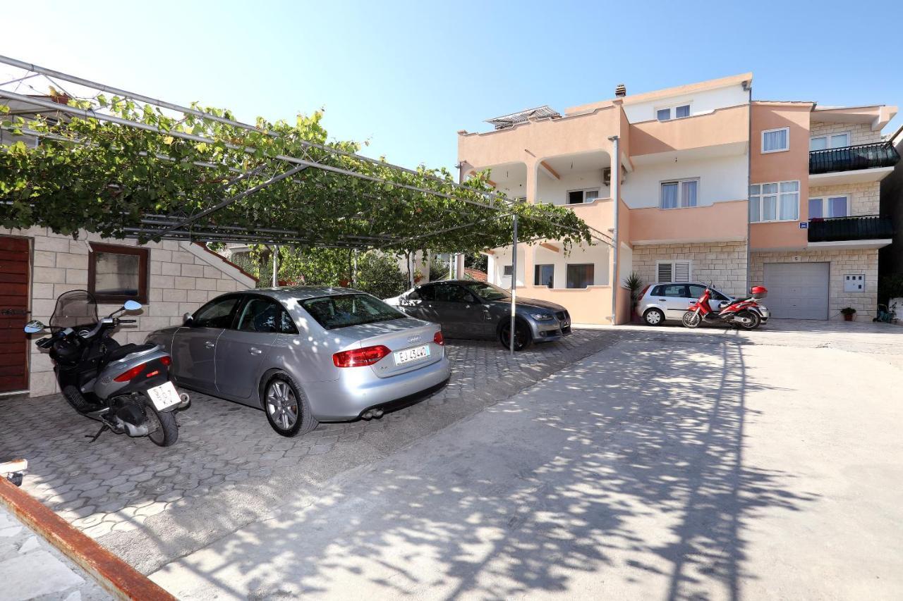 Apartment Ivan Kastel Sucurac Exterior photo
