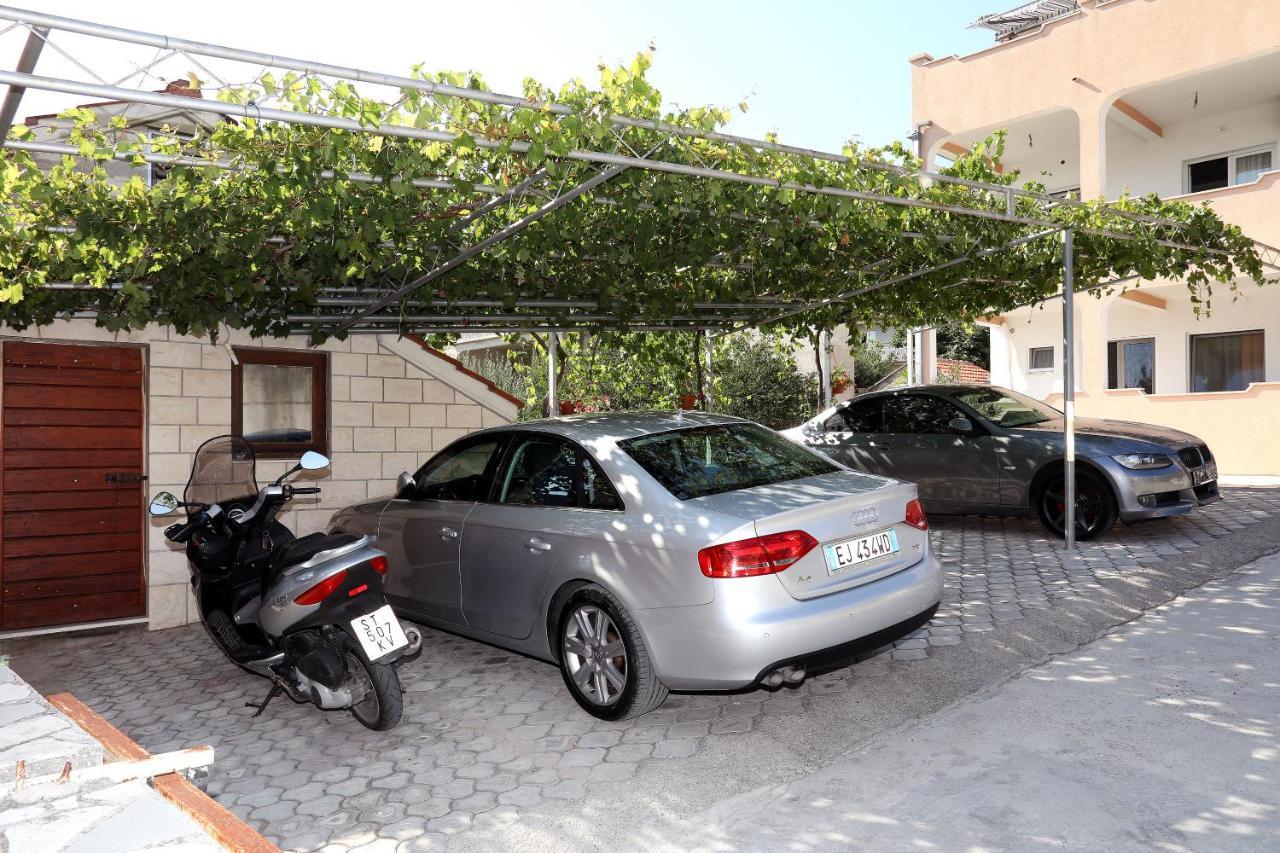 Apartment Ivan Kastel Sucurac Exterior photo