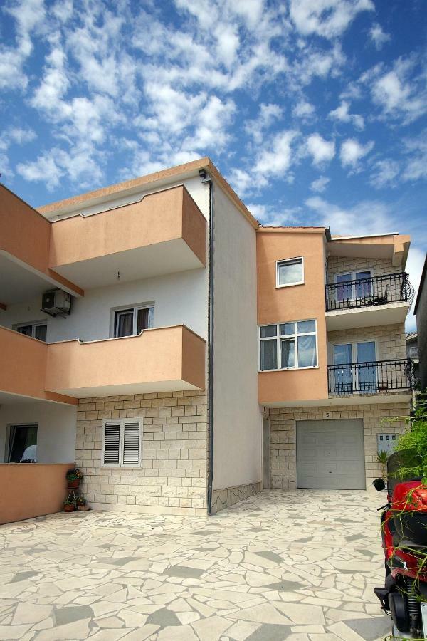Apartment Ivan Kastel Sucurac Exterior photo